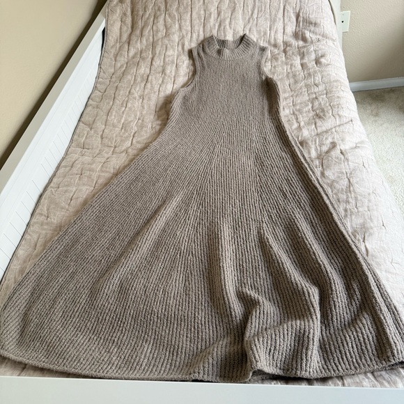 BANANA REPUBLIC MERINO-BLEND MOCK-NECK MIDI SWEATER DRESS Size Large - Picture 11 of 14